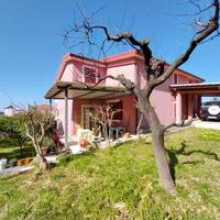 Villa unifamigliare con giardino