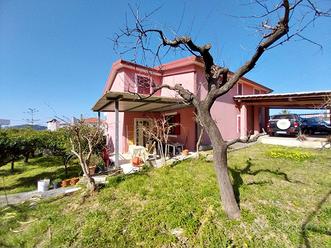 Villa unifamigliare con giardino