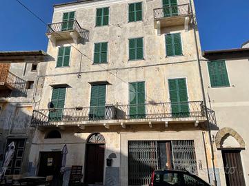 MONOLOCALE A BAJARDO