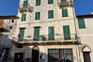 MONOLOCALE A BAJARDO