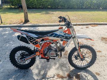  moto minicross NCX 125 4T