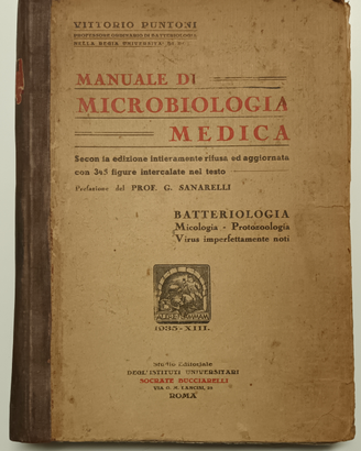 Antico libro "Manuale di microbiologia medica"