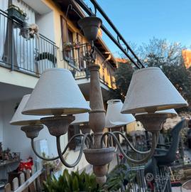 Lampadario in legno shabby 