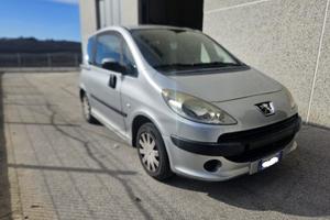 PEUGEOT 1007 1.4 HDi Happy 70cv