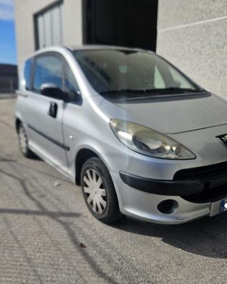 PEUGEOT 1007 1.4 HDi Happy 70cv