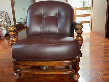 Poltrone, divano e tavolino vintage