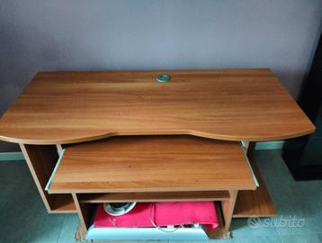 Scrivania porta computer