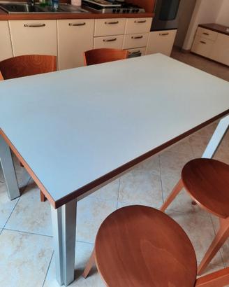 Tavolo cucina con sedie