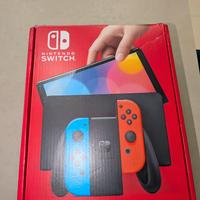 Nintendo Switch Oled con accessori