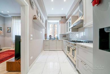 Appartamento di 130 m² con 5 locali a Verona