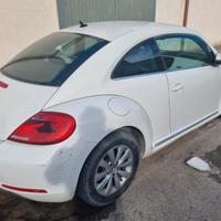 Volkswagen Beetle 1.6TDI.  Incidentato – Motore OK
