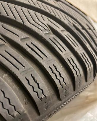 PNEUMATICI INVERNALI KLEBER KRISALP HP3 215/55 R18