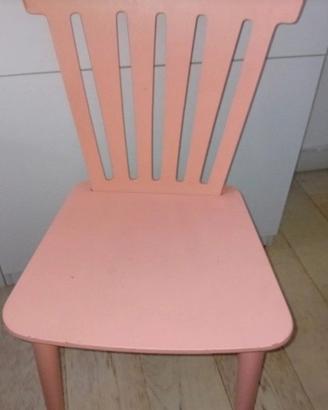sedia di legno rosa