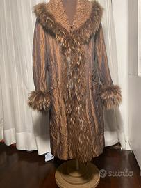 Cappotto donna con bordi in pelliccia