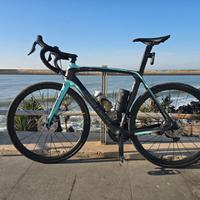 Bianchi Oltre XR3 Disc ULT DI2 - tg 56/57