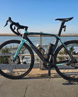 Bianchi Oltre XR3 Disc ULT DI2 - tg 56/57