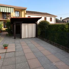 SPLENDIDA BIFAMILIARE A DUE PASSI DAL CENTRO