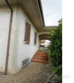 Immobile in asta di 267 m² con più di 5 locali e b