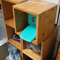 Arredamento in legno di pino massiccio