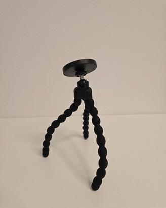 treppiede snodabile magsafe per telefono