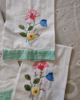 set di asciugamani vintage, fiori ricamati,3 pezzi