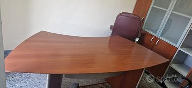 Scrivania come nuova - legno pieno -