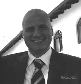 Gelataio,chef de rang,corriere, DJ,custode