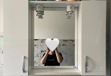 mobiletto bagno con specchio