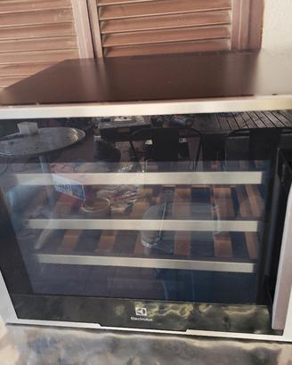 cantinetta frigo vino Electrolux da incasso 