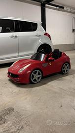 Macchina elettrica per bambini Ferrari FF rossa