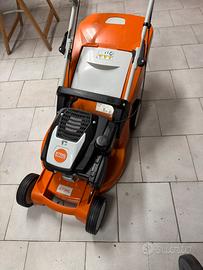 Macchina tosaerba (taglia erba) Stihl