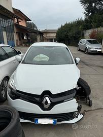 RENAULT Clio 4 serie sinistrata