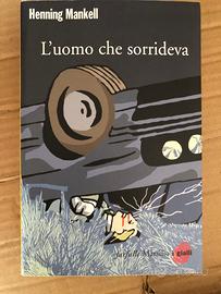 L'UOMO CHE SORRIDEVA***