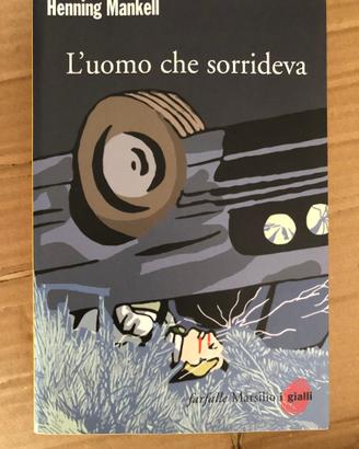 L'UOMO CHE SORRIDEVA***