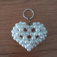 Portachiavi a cuore di perle