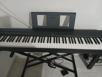 Pianoforte Yamaha p45 più supporto e sgabello
