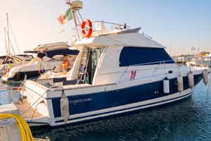 Beneteau Antares 10.80 fly bridge