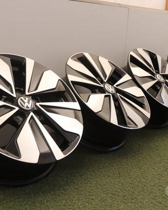 Cerchi in lega Volkswagen Polo Plus Virtus Sedan