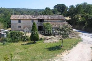 Casale di Campagna da Ristrutturare in Umbria