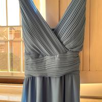 Vestito elegante azzurro con scollo a V
