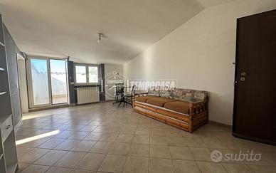 APPARTAMENTO BUONE CONDIZIONI ZONA CAMPO MARINARO