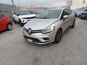 RENAULT Clio TCe 12V 90 CV 5 porte Moschino Intens