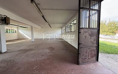 MAGAZZINO INDIPENDENTE CON GIARDINO