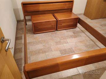 letto matrimoniale in ciliegio con comodini