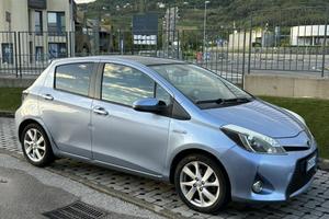 TOYOTA YARIS 1.5 HYBRID LOUNGE - cambio automatico