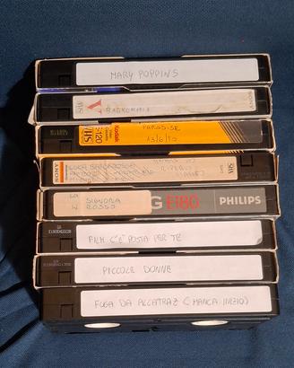 Lotto 8 vhs con film registrati da tv