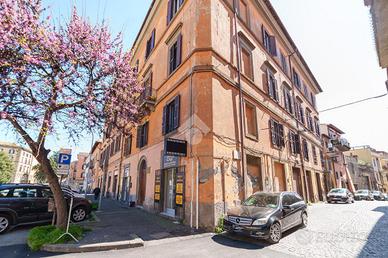 4 LOCALI A VITERBO