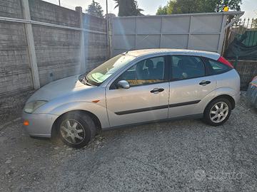 Ford focus berlina 1.600   100 CV