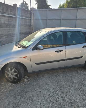 Ford focus berlina 1.600   100 CV
