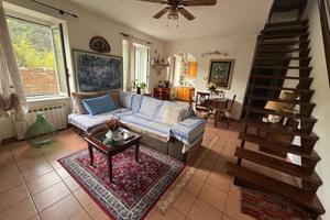 Appartamento su più livelli a Lerca